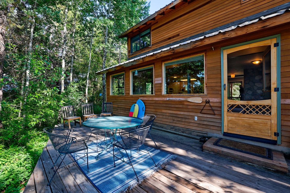 Lakeside Cabin With Dock