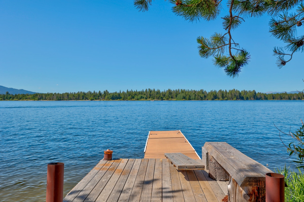 Lakeside Cabin With Dock