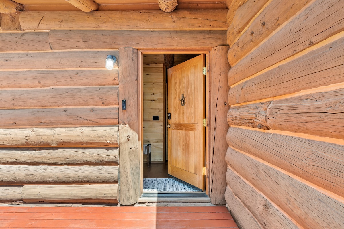 Modern Log Cabin, Great Deck, 10 min from Durango!