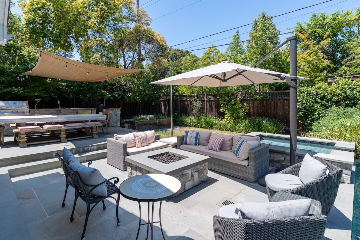 California Poolside Living