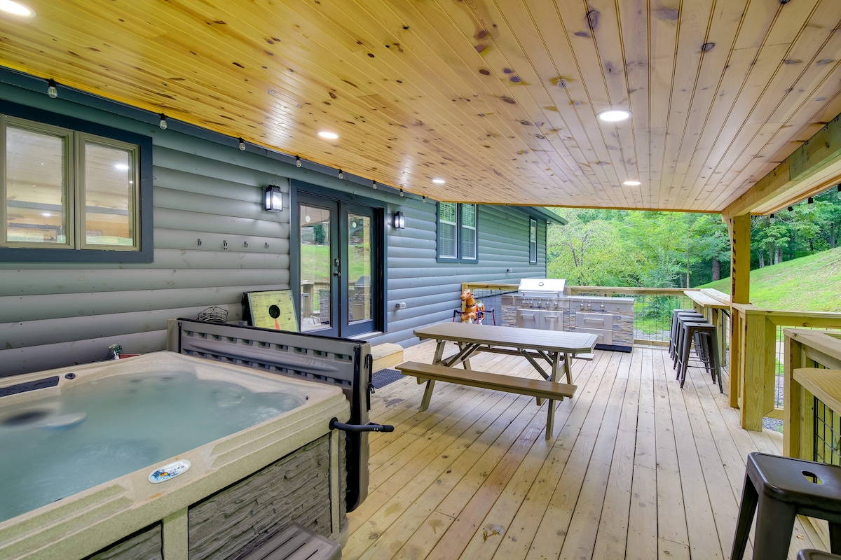 Spacious Sevierville Cabin w/ Hot Tub & Game Room!