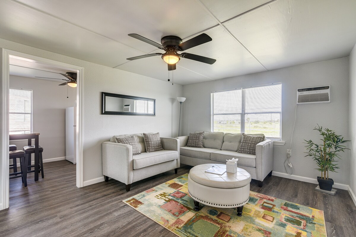 Galveston Vacation Rental: Steps to Sunny Beach!