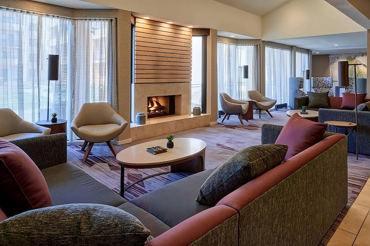 Enjoy a Modern Stay in the Heart of Carmel w/ Pool