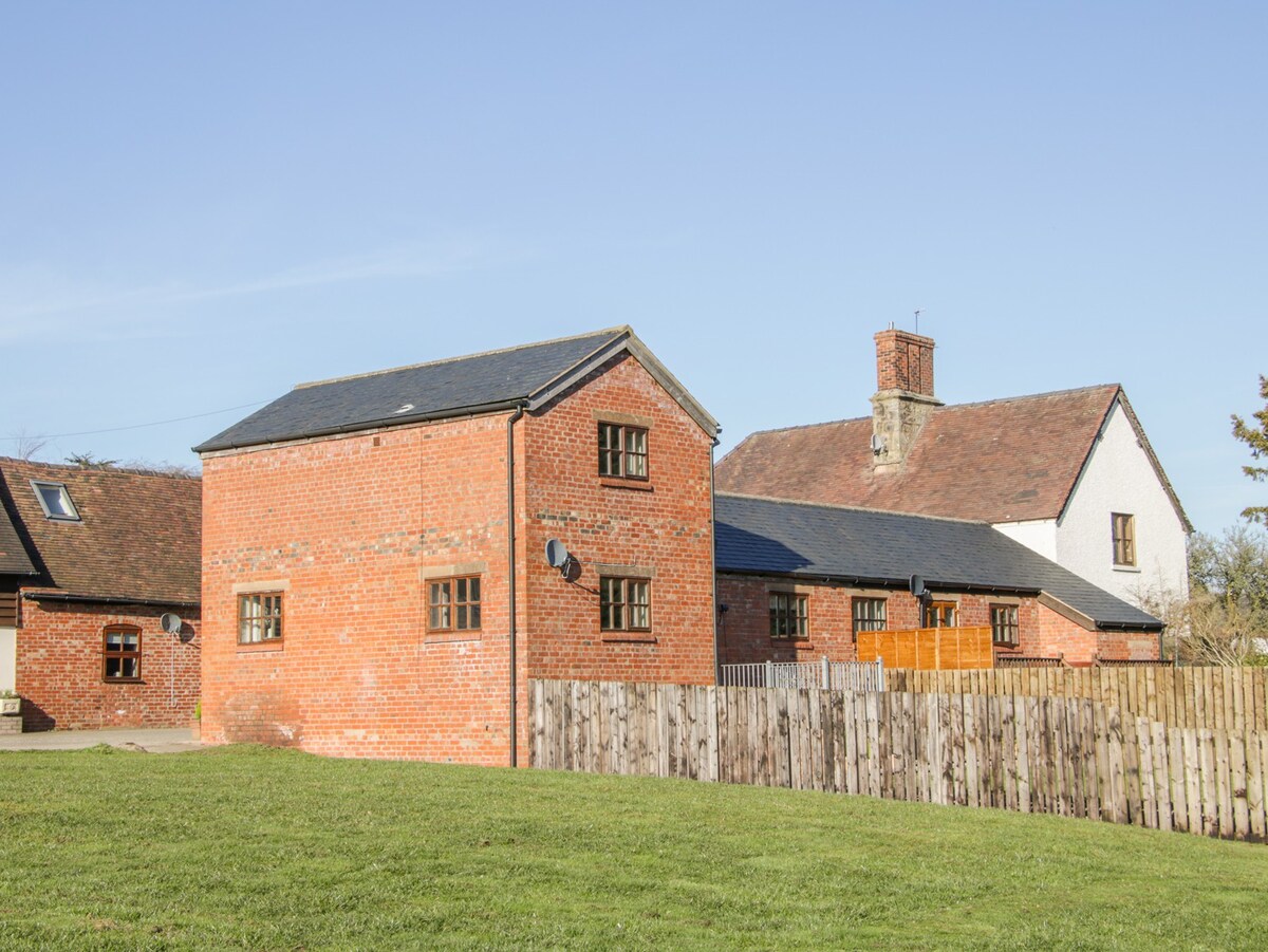 Old Hall Barn 2