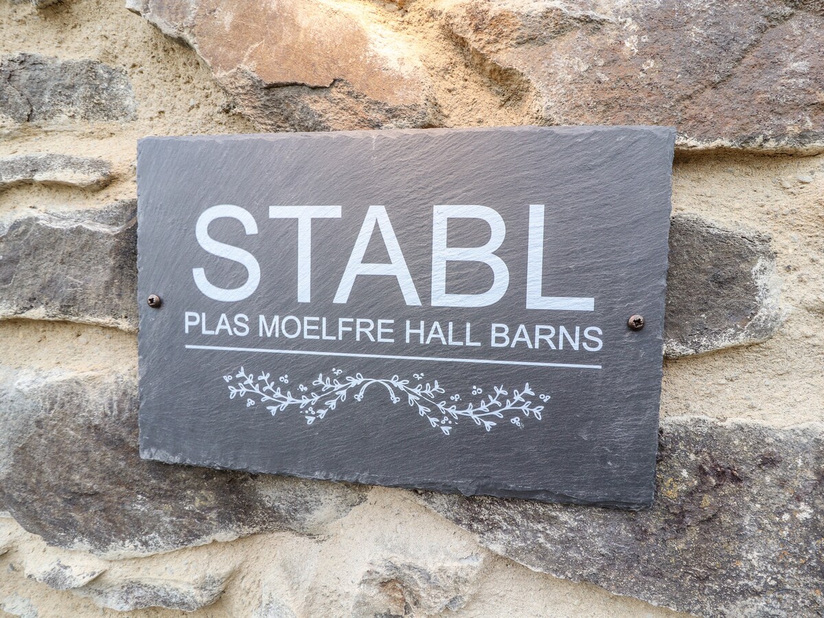 Stabl, Plas Moelfre Hall Barns