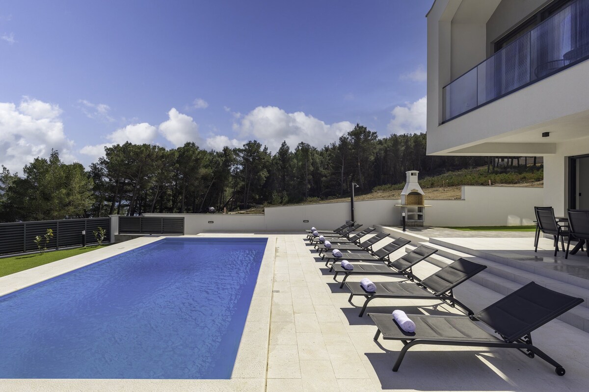 Villa Ponderosa with Pool