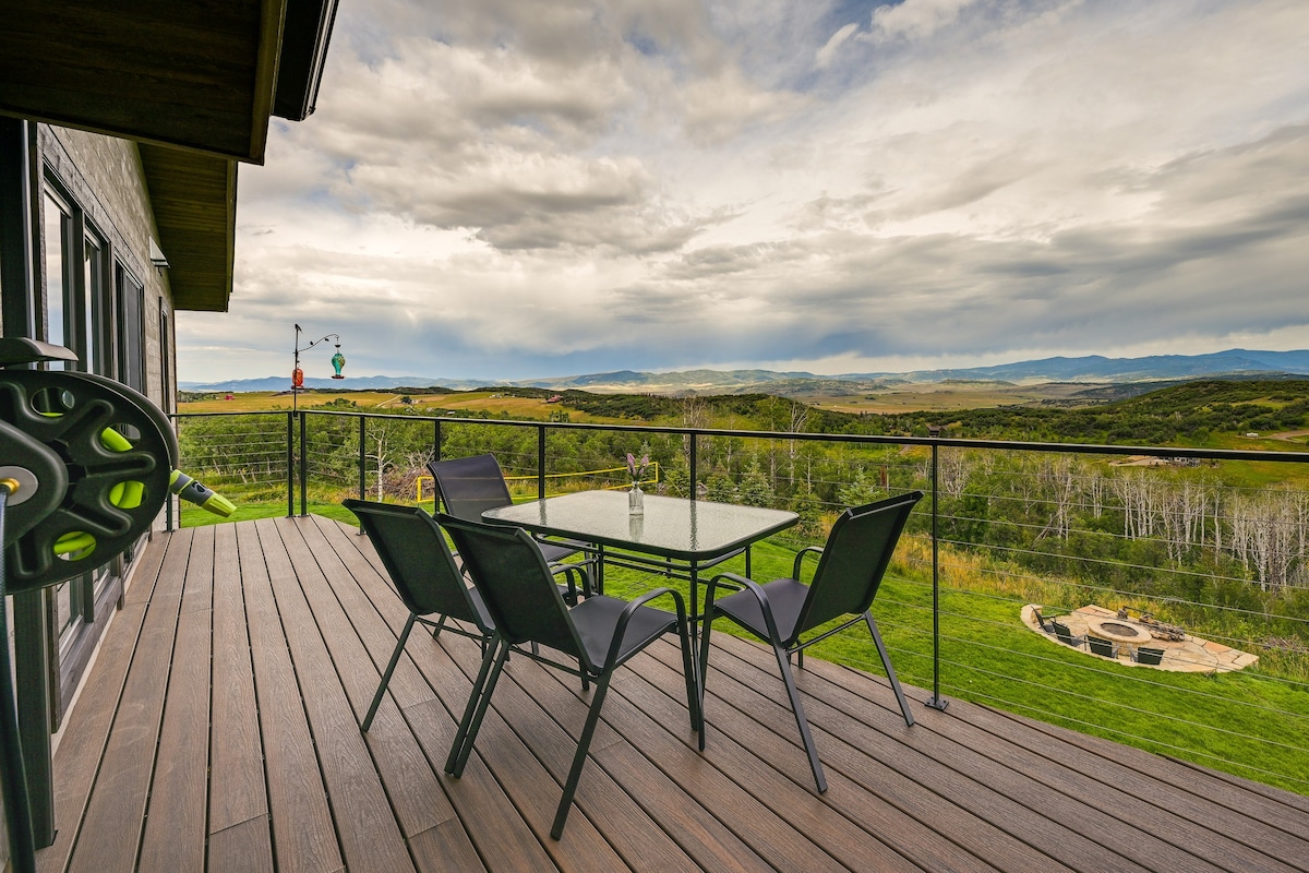 Steamboat Springs Apt w/ Views, 15 Mi to Skiing!