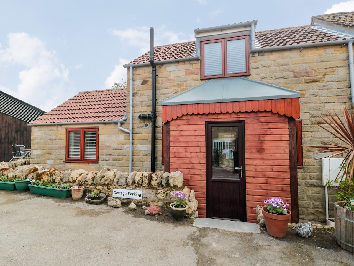 Farm Yard Cottage