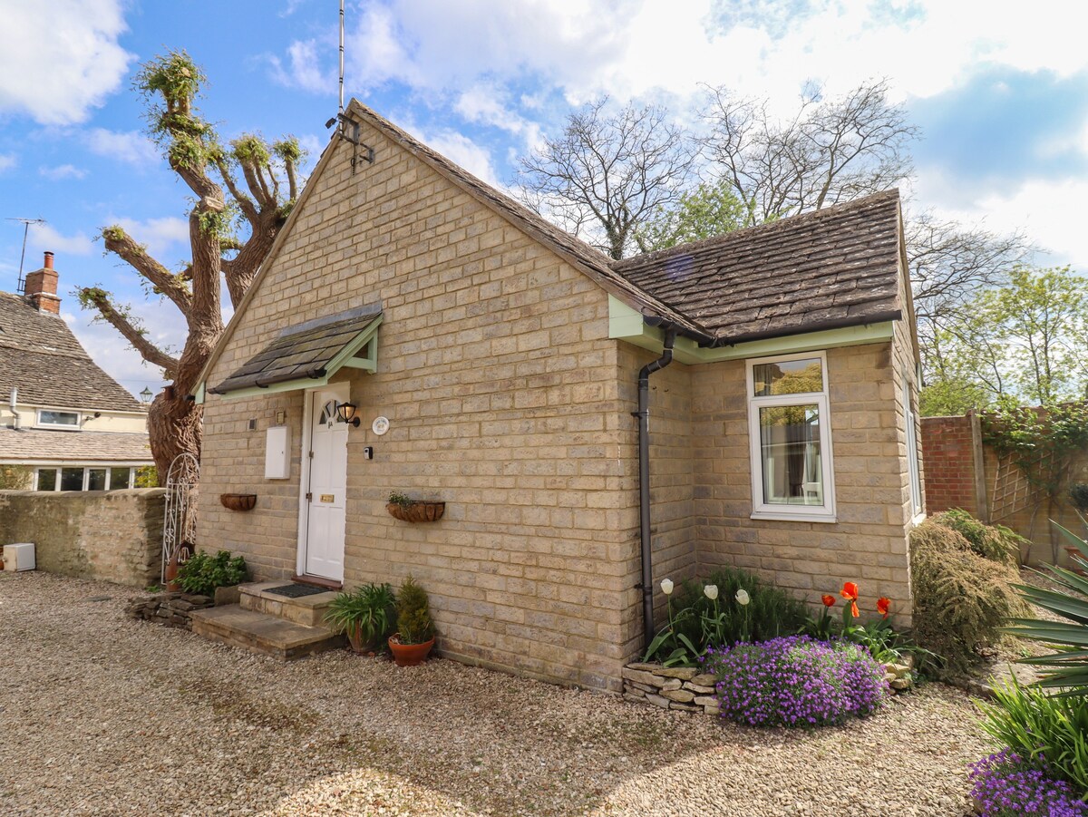 Straw Cottage