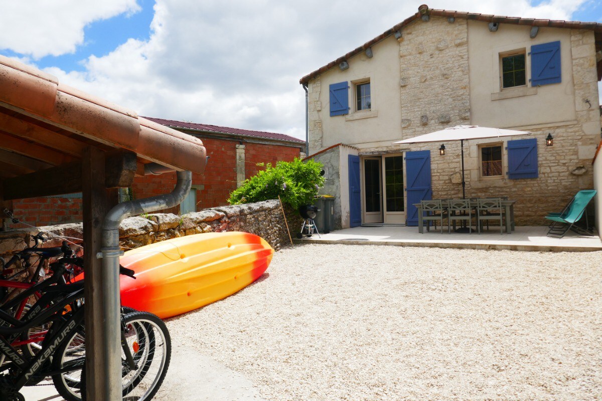 Cottage Marais Poitevin Jacuzzi Bike Boat Canoe