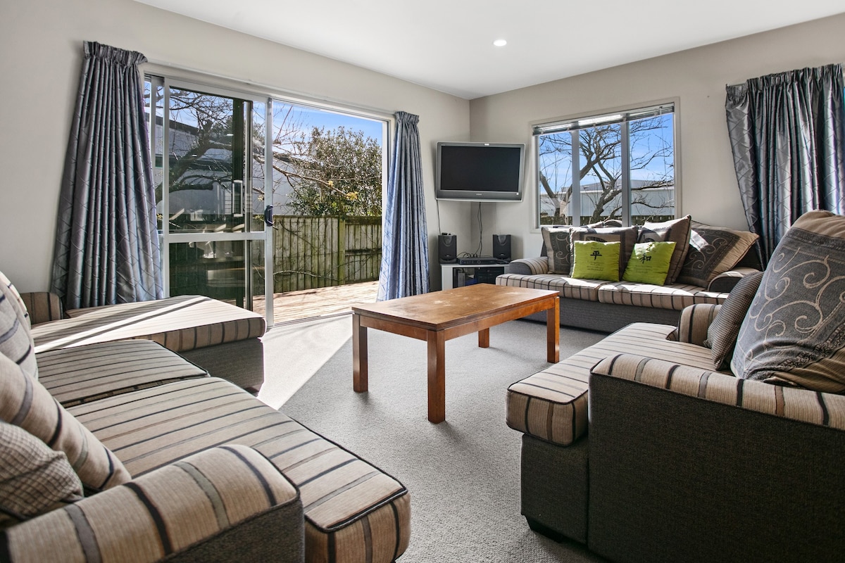 Family Harmony - Waihi Beach Holiday Home