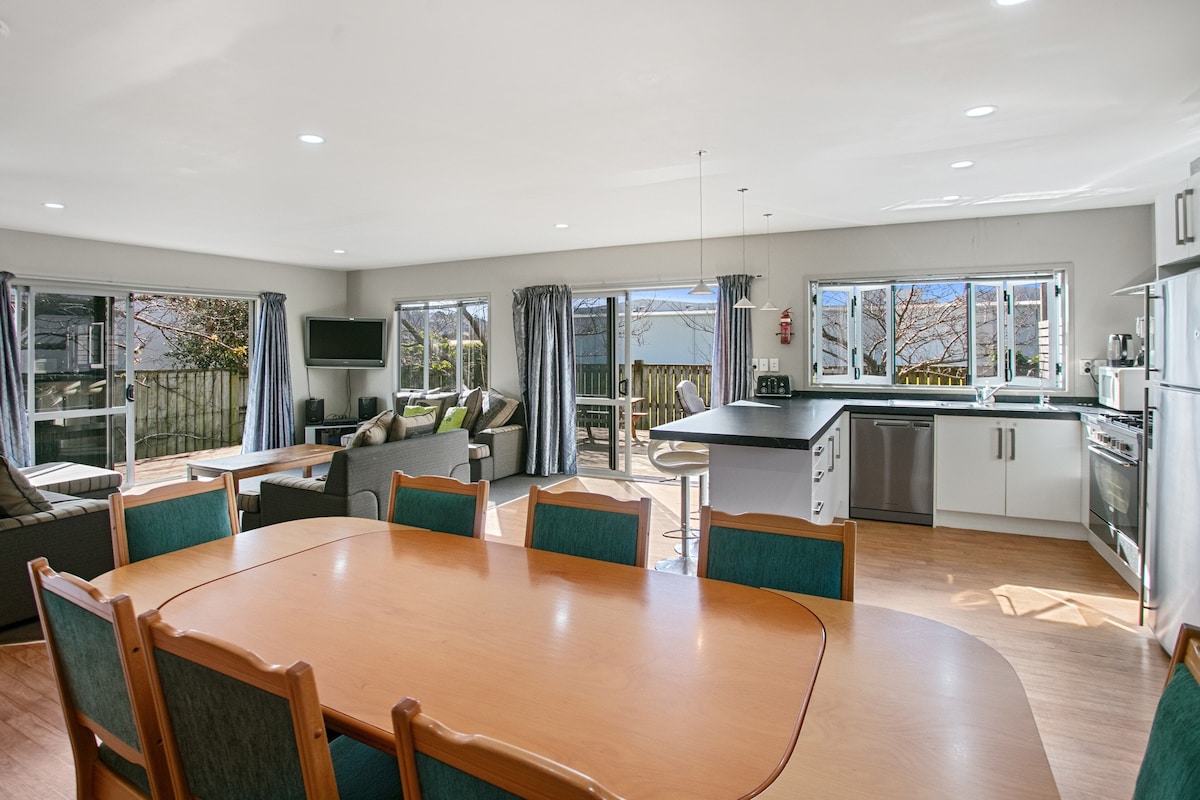 Family Harmony - Waihi Beach Holiday Home