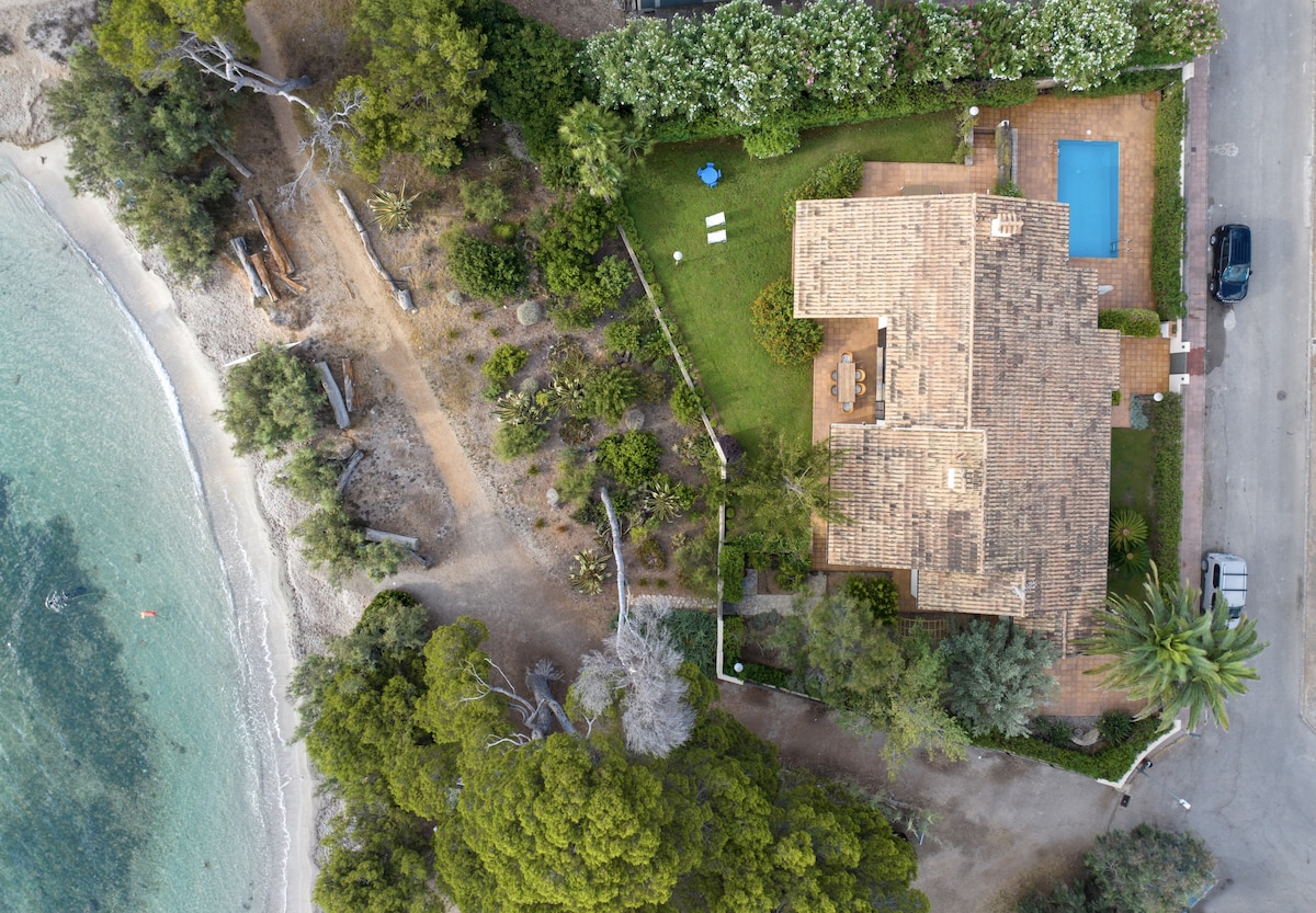 Villa Es Pinaro - Beach Front