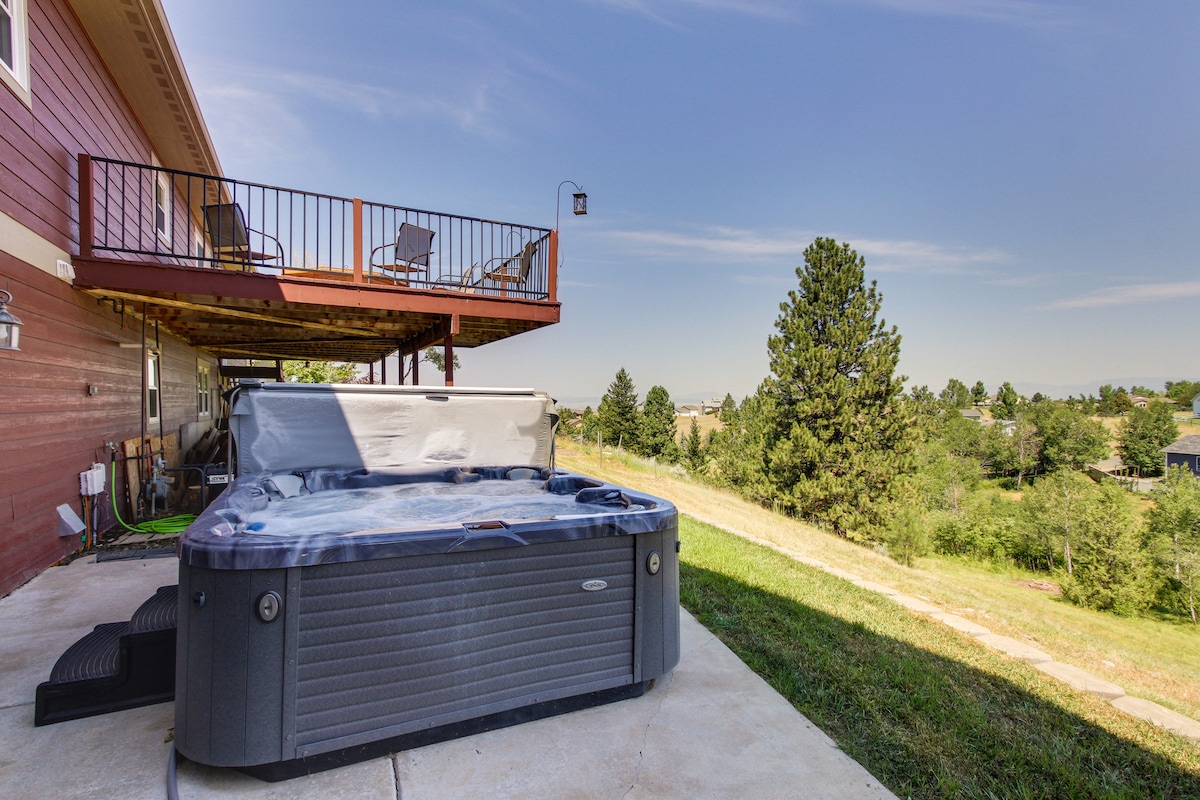 Mountain-View Rental w/ Hot Tub - 9 Mi to Helena!