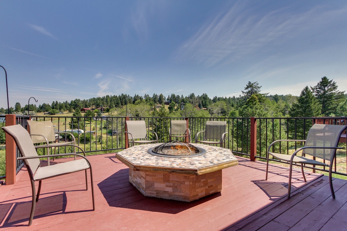 Mountain-View Rental w/ Hot Tub - 9 Mi to Helena!