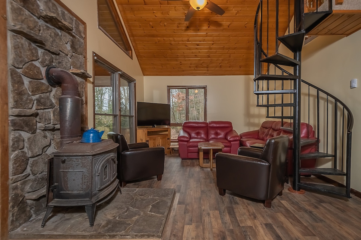 Fawn View Cabin | Centrally Located, 5 mi to Wisp