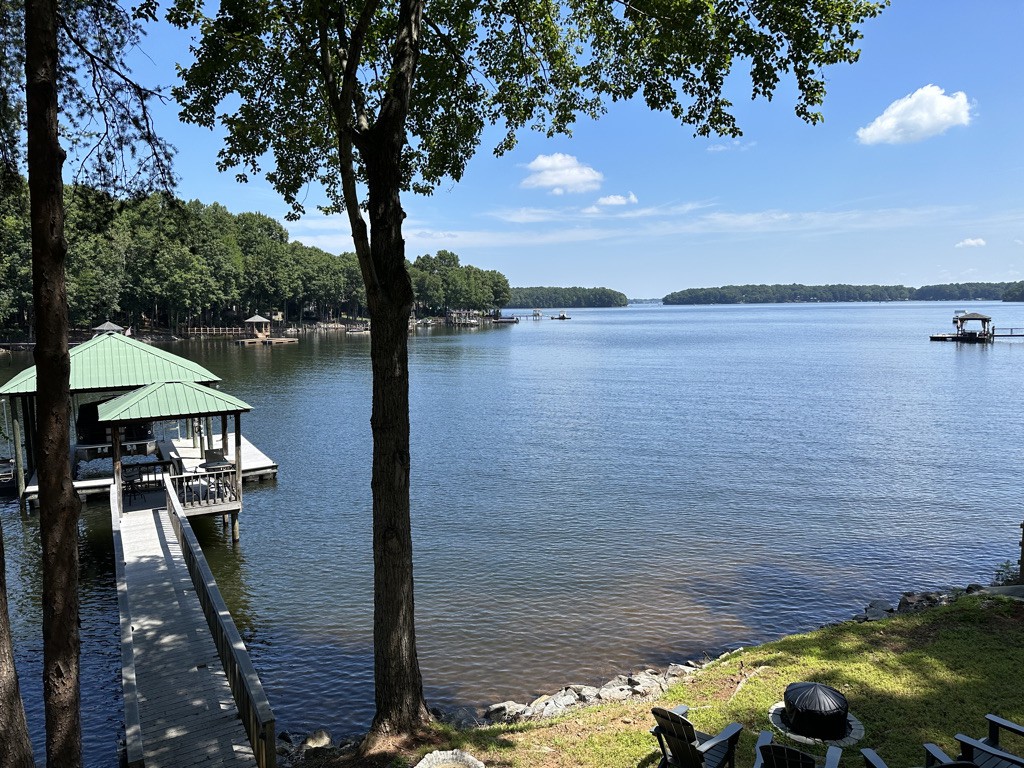 Loft at LKN- Private Dock, Hot Tub, Fire Pit