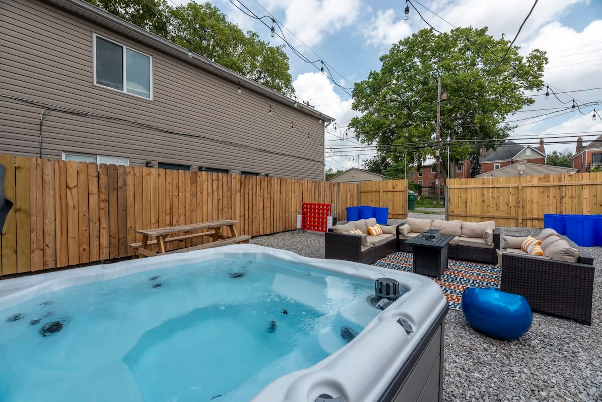 Hot Tub | Fire Pit |2 mins to OSU |Games|Sleeps 12