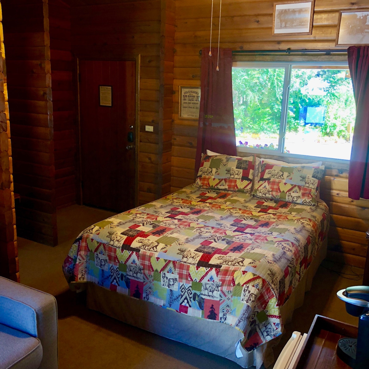 Virginia Creek Settlement - Motel Queen Room