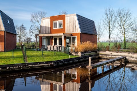 Sneekermeer 8p. met buitenspa