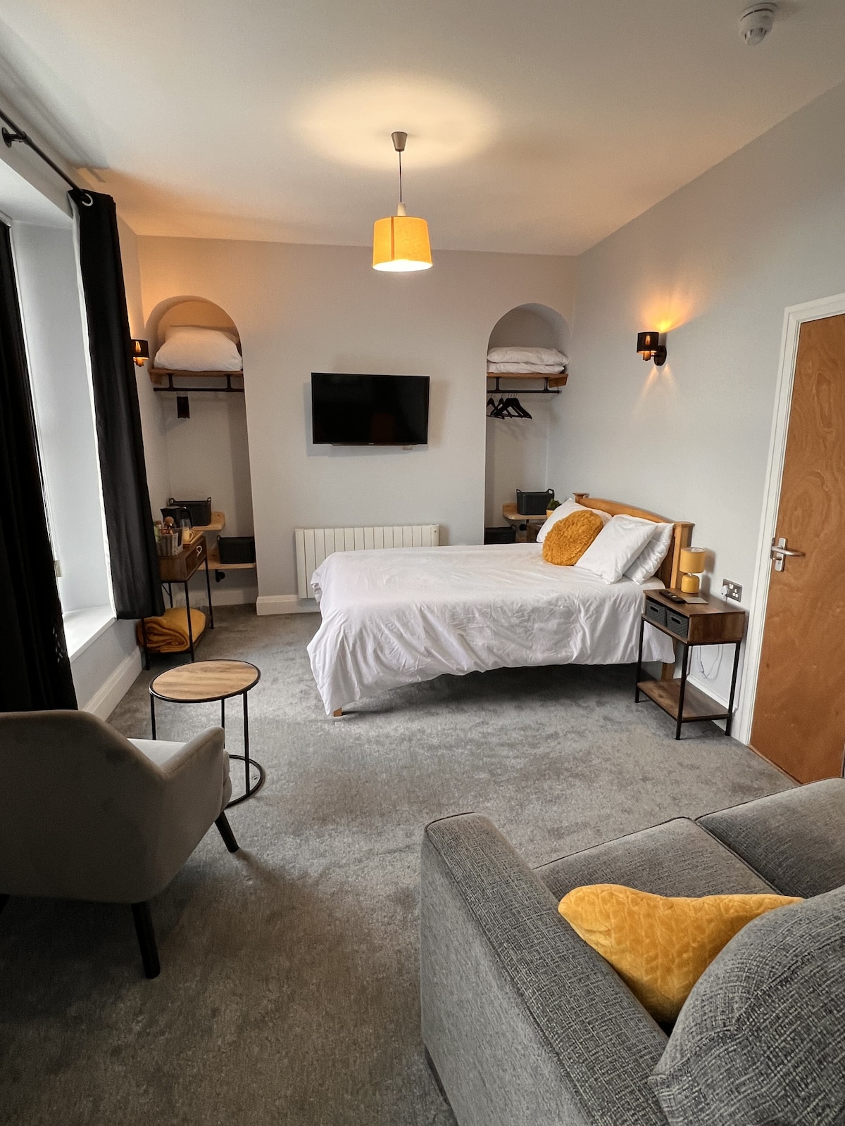 family room - ensuite with shower - beach view