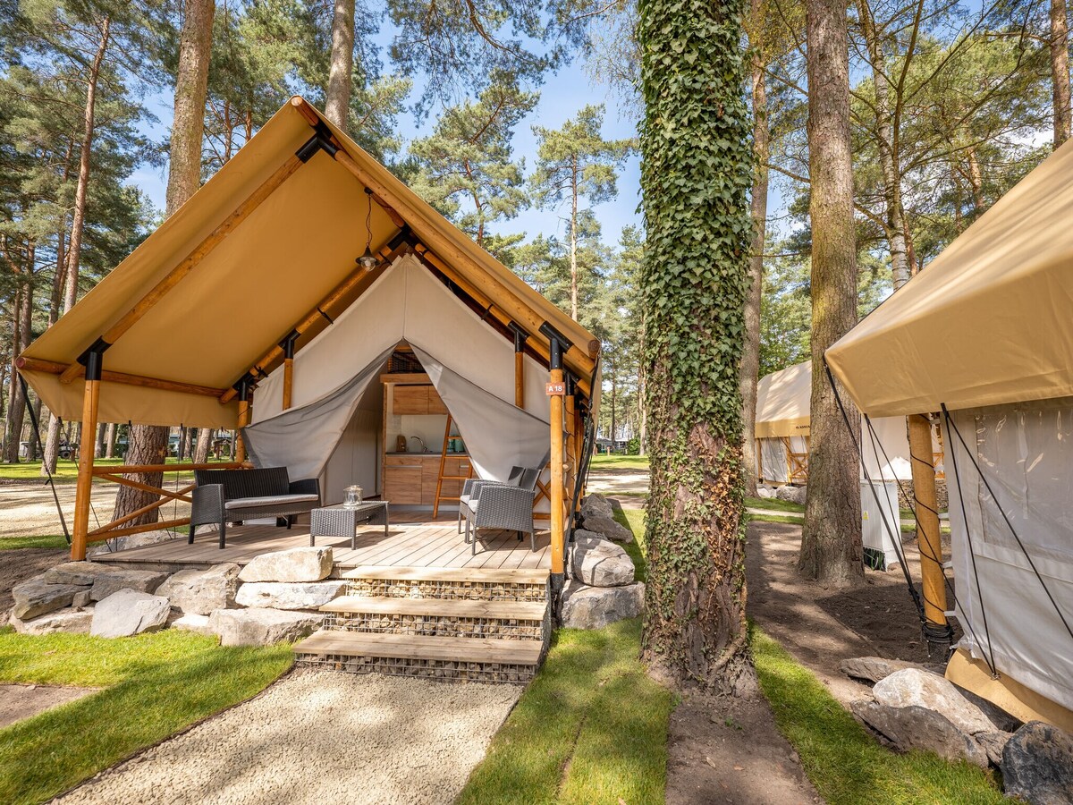 Tent lodge with bathroom, Maastricht at 16 km.