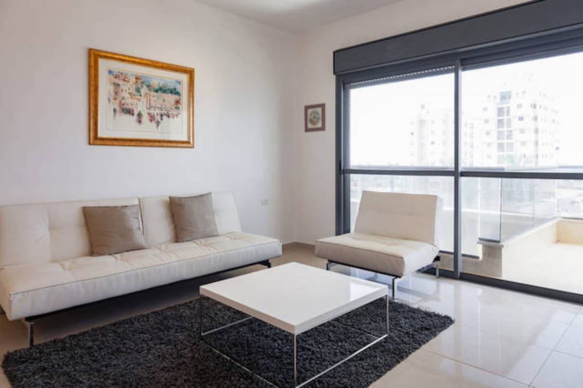 Netanya Family Apartment with Balcony