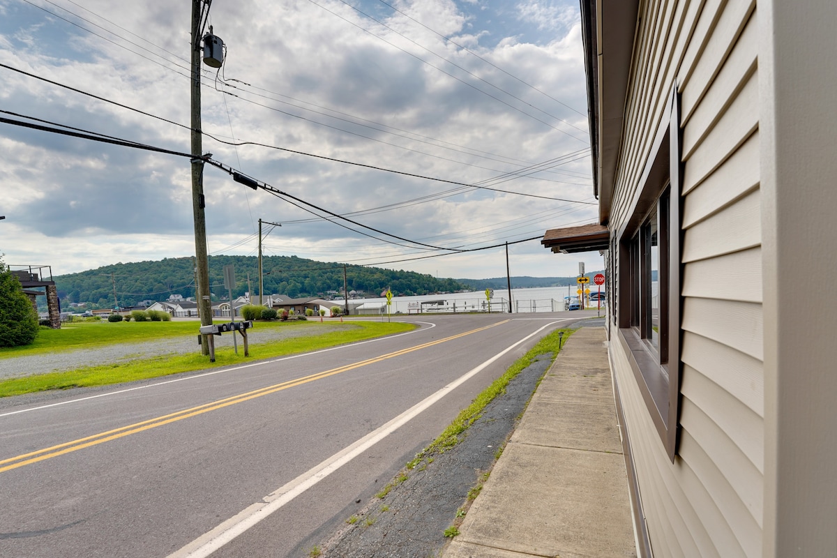 Stylish Harveys Lake Apt - Steps to the Water!