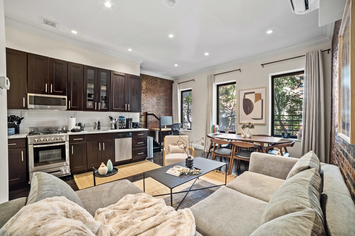 Hemlock by Rove Travel | UES 5BR Duplex w/ Roof