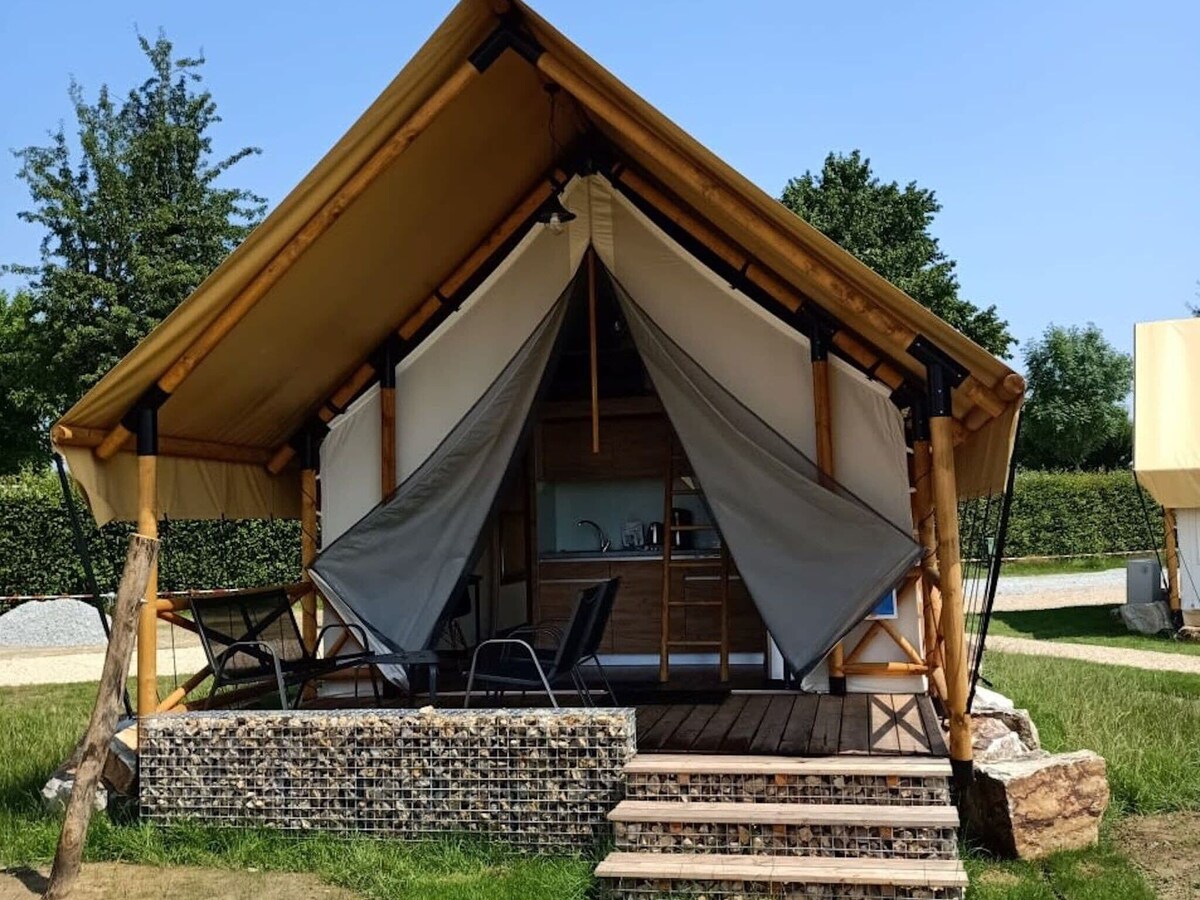 Safari tent with bathroom, 9 km from Maastricht