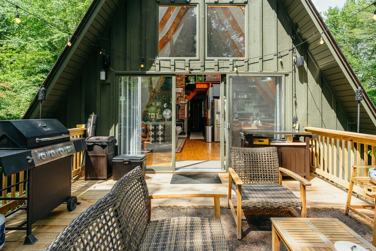 The Riverside Cabin - Rustic & Private Retreat