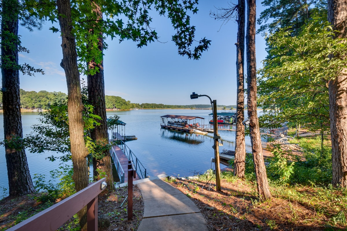 Waterfront Lake Hartwell Vacation Rental w/ Dock!