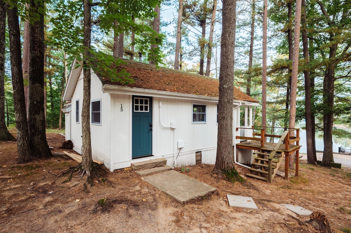 湖景小屋（带浮舟和立式桨板租赁）