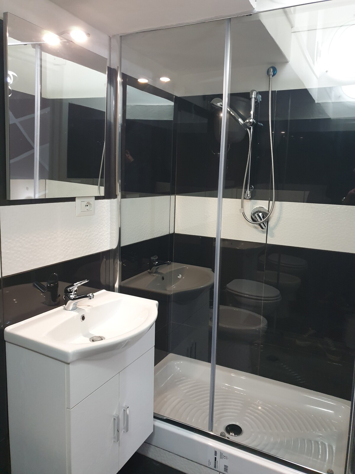 Quad room-Family-Ensuite with Shower-City view-Sat