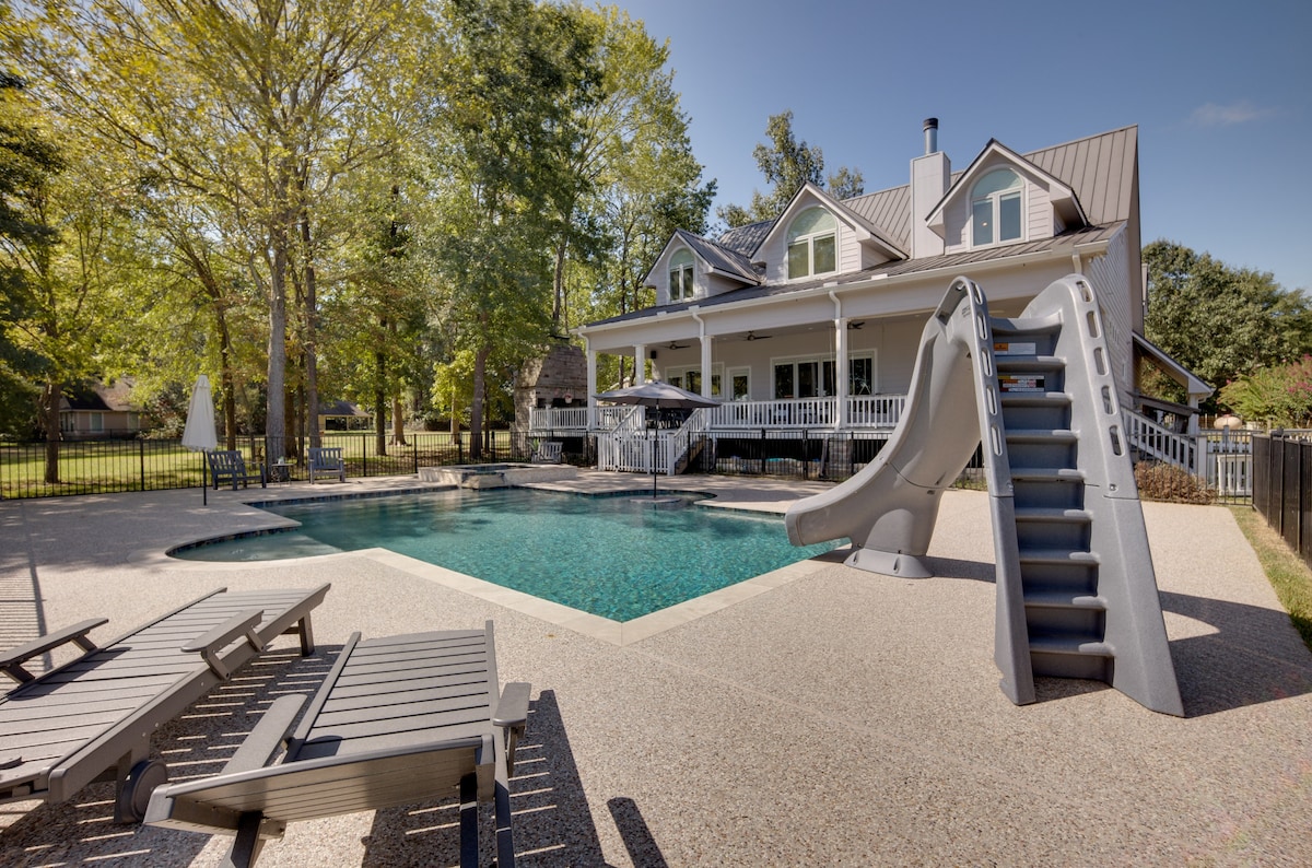 Lake Livingston Paradise: Outdoor Pool w/ Slide!