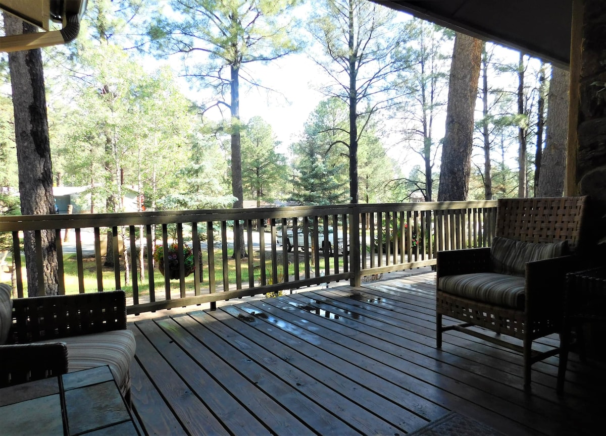 Buckner Bunkhouse (Sleeps 24) - With Game Room