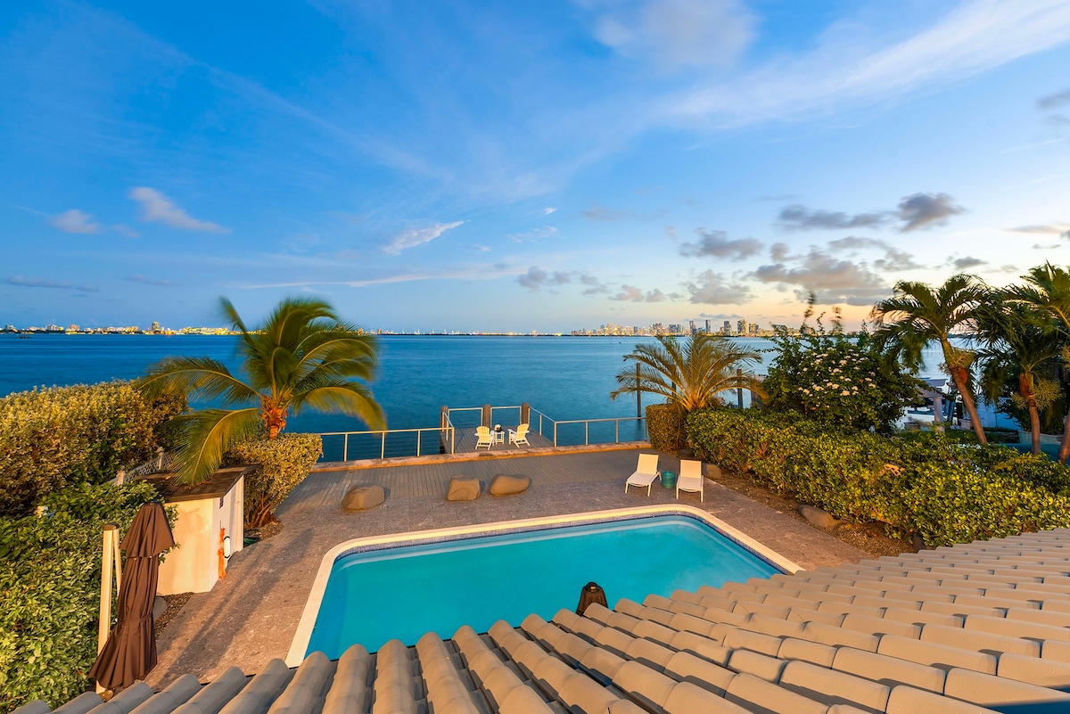 NEW - Best Bayfront View Villa with Heated Pool