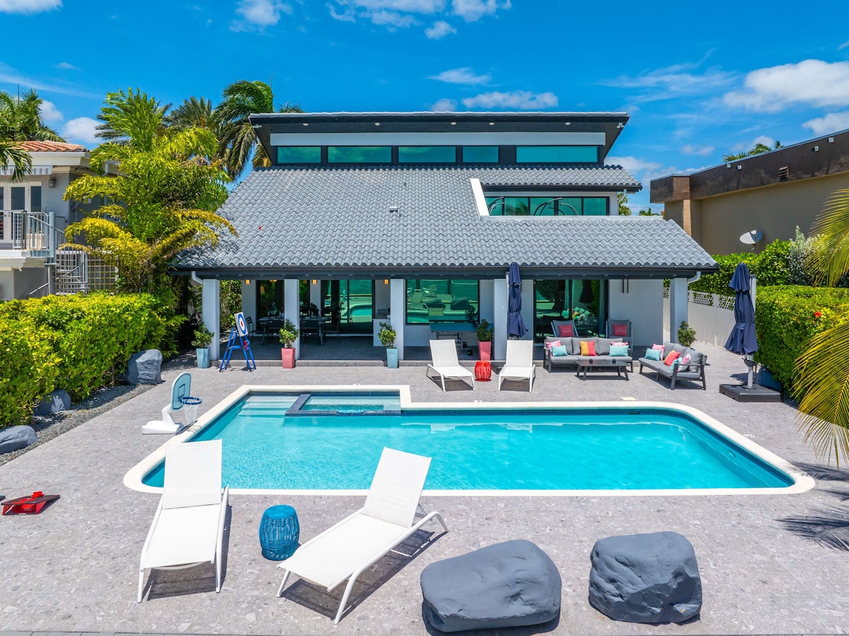 NEW - Best Bayfront View Villa with Heated Pool