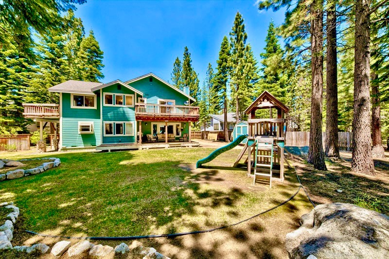 Lake Tahoe spacious Retreat with fun yard mv19