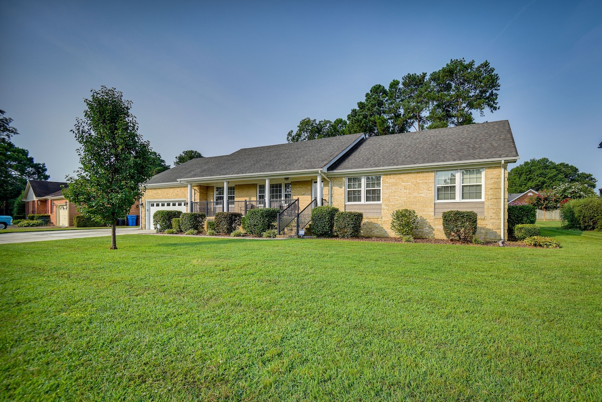 Chesapeake Vacation Rental ~ 9 Mi to Norfolk!