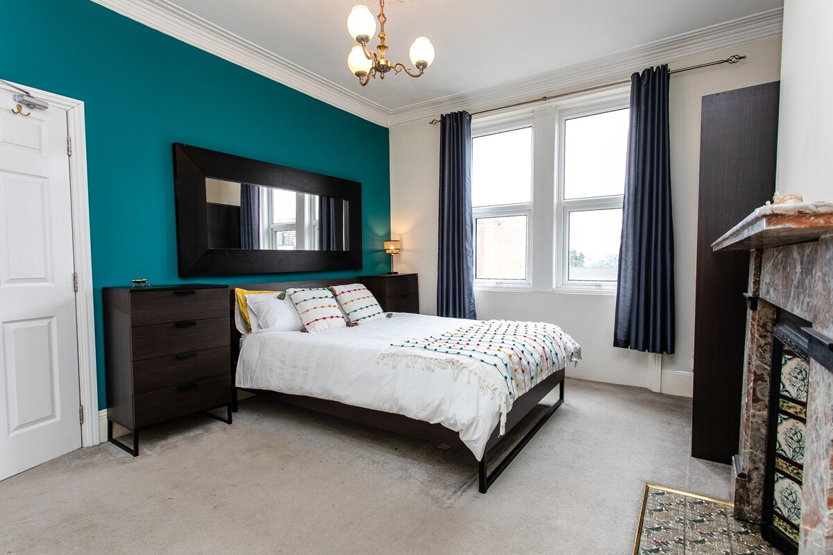 Saltwell Oasis: 5-Bed Delight