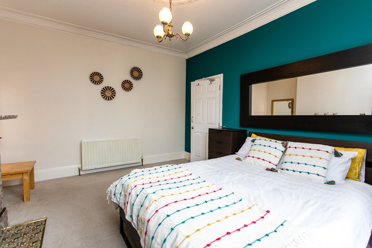 Saltwell Oasis: 5-Bed Delight