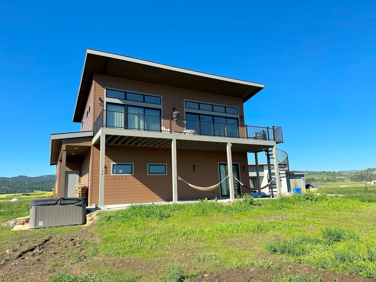 Mountain Modern Escape w/Hot Tub + Teton Views