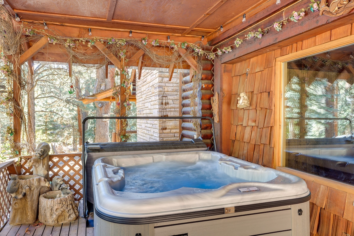 Pet-Friendly Bayfield Cabin Rental with Hot Tub!