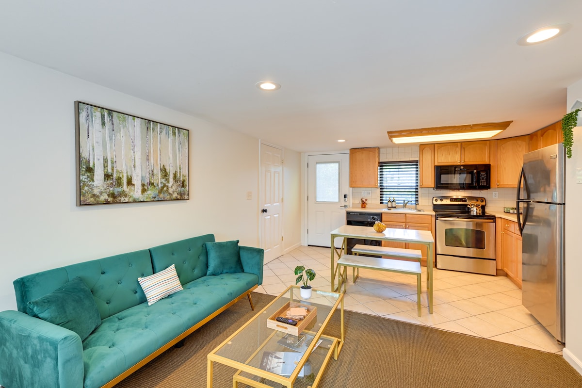 Long Island Studio Vacation Rental: 4 Mi to Beach