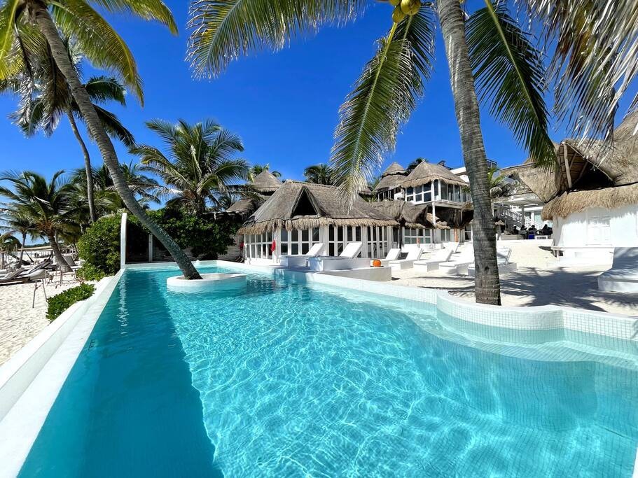12卧室海滨私人别墅，配备无边际泳池泳池泳池泳池泳池！