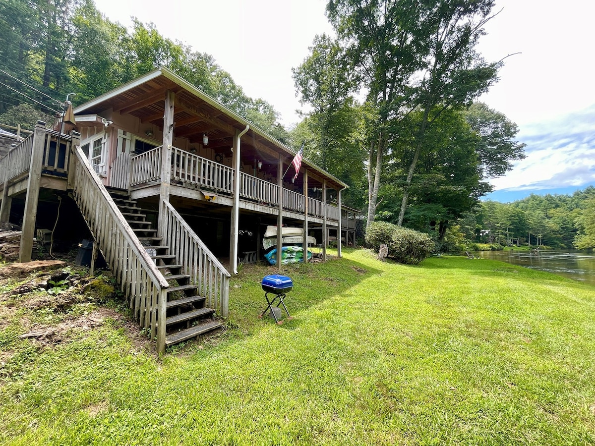 Tiny Ashe Cabin - West Jefferson, NC