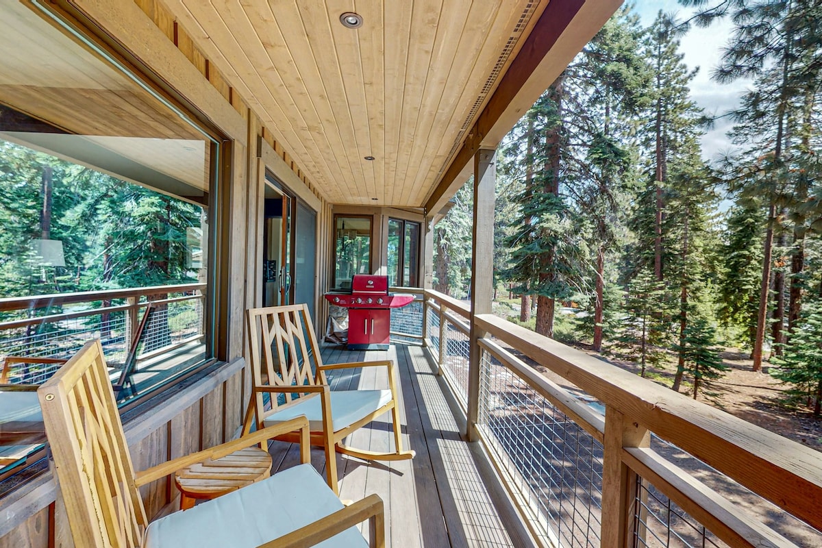 5BR dog-friendly, wilderness retreat with grill