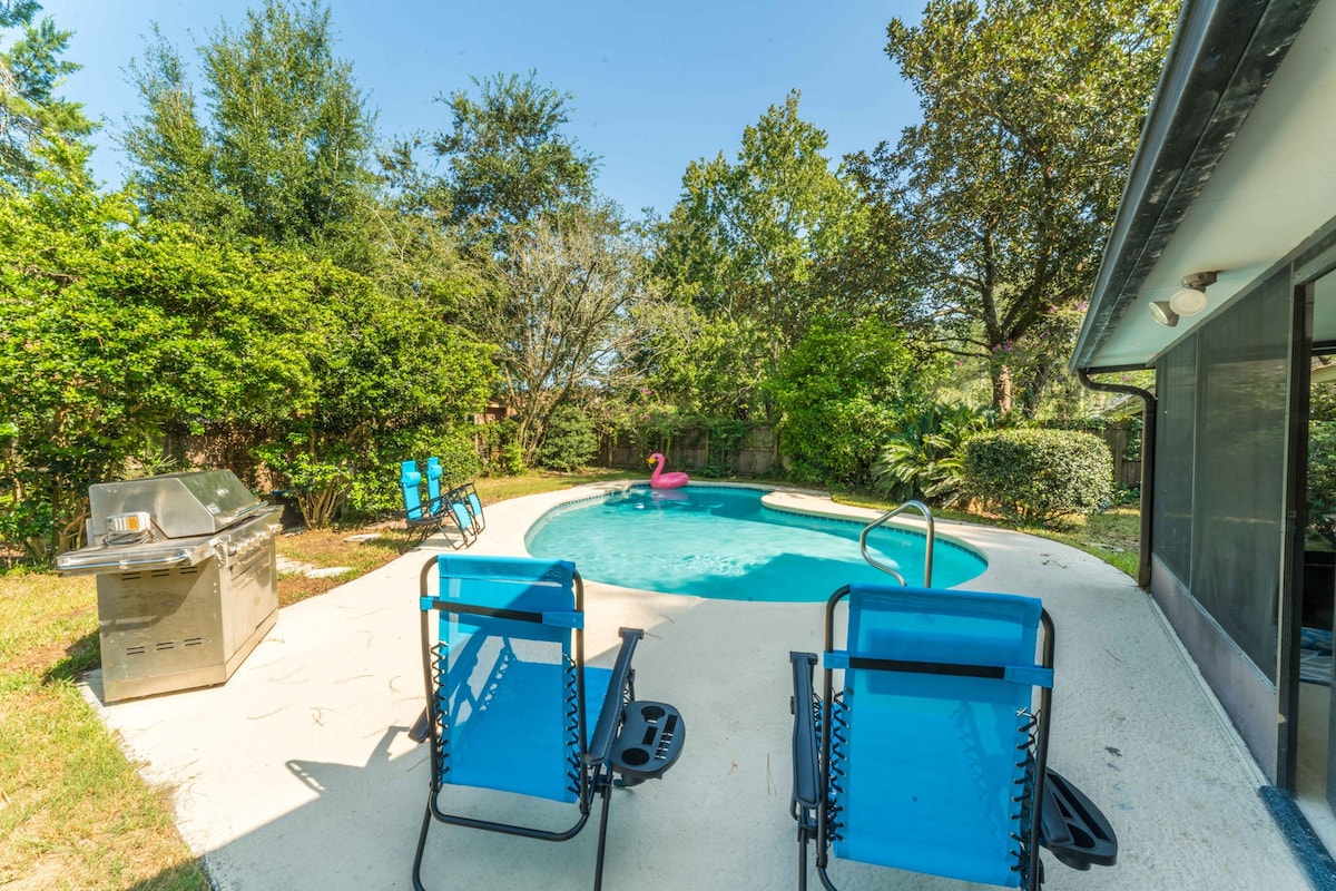 "Serenity at Chatwood" Pool, Hammock,  Grill