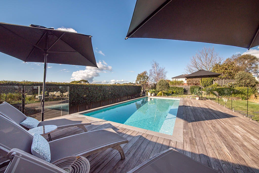 Sunset Villa - Solar Heated Pool, Water Views, Lux